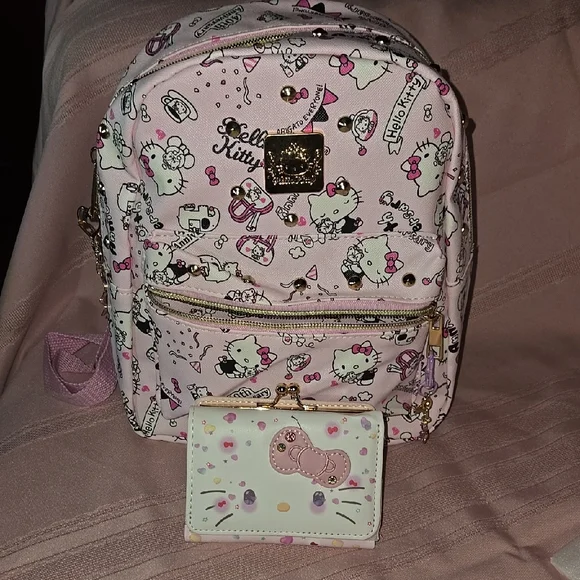 Hello Kitty Pink Backpack and Wallet - Picture 2 of 16